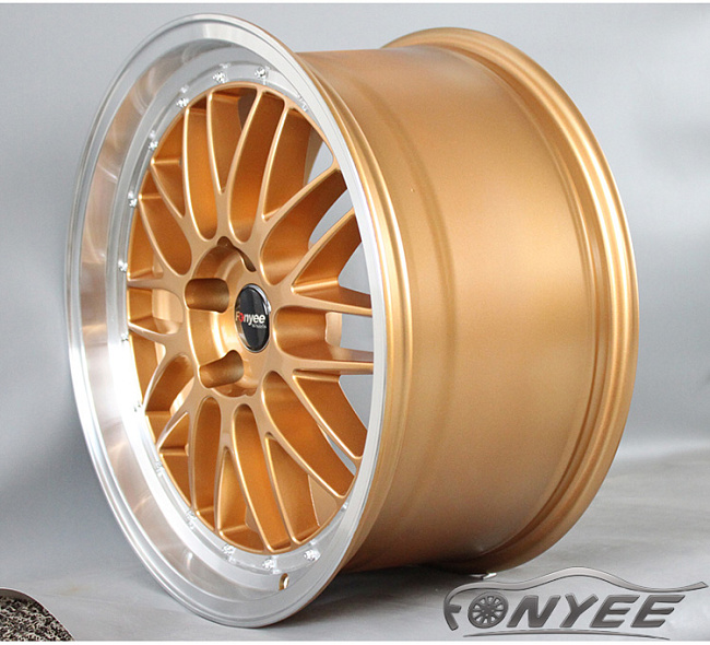 картинка Новые диски BBS LM R19 5X112 ET35 J9,5 золото глянец + полированная полка магазин  StreetTuning 
