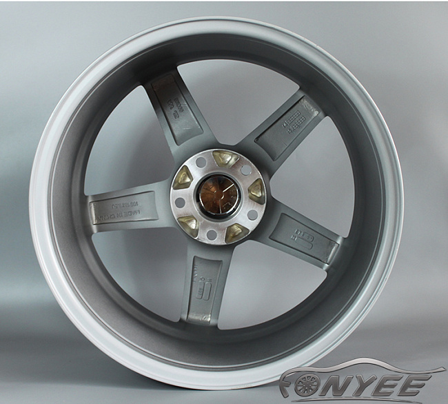 картинка Новые диски Vossen CV3 Replica R18 5X114,3 ET35 J8,5 серые матовые магазин  StreetTuning 