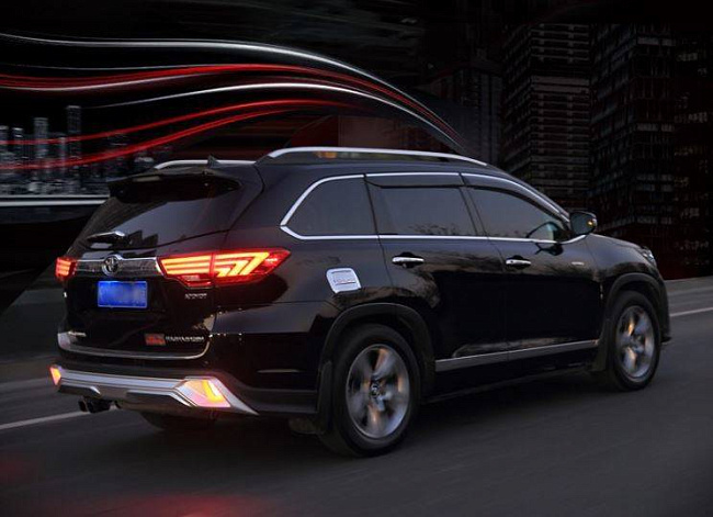 картинка Задние фары для Toyota Highlander 2015-2016 магазин  StreetTuning 