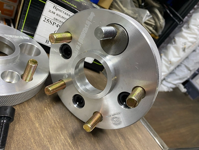 картинка Проставка переходная 25 мм с 4x98 цо 58.6 на 5x114.3 цо 57.1 магазин  StreetTuning 