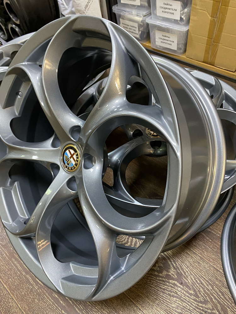 картинка Новые диски Alfa Romeo Giulia Quadrifoglio R19 J8 ET33 5X110 от магазина  StreetTuning