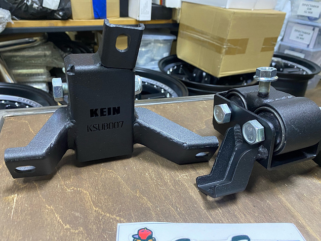 картинка Комплект опор двигателя EZ серии для Subaru Legacy, Outback, Tribeca магазин  StreetTuning 