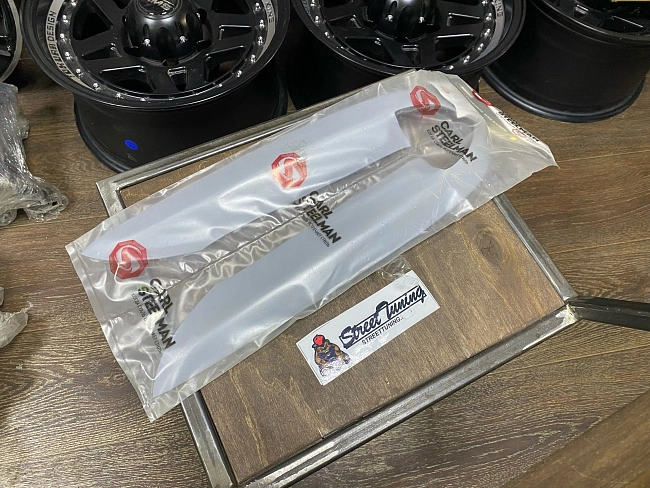 картинка Реснички на фары для  BMW X5 2003-2006г магазин  StreetTuning 