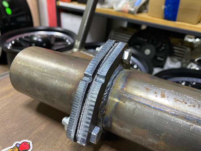 картинка Ремонтный комплект GTS с треугольными фланцами 63х63 мм, универсальный магазин  StreetTuning 