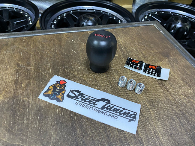 картинка Ручка КПП STI для Subaru OEM: ST35022ST070 "черная" 5-6MKПП магазин  StreetTuning 