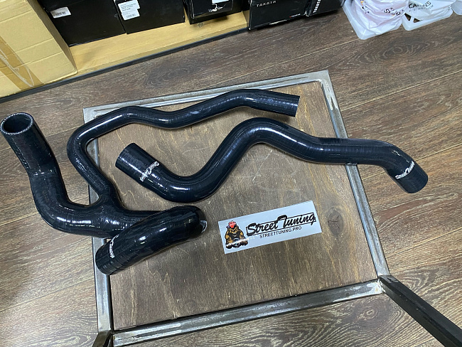 картинка Патрубки радиатора STREETTUNING для Mazda3 1.5L, 2004-2007 магазин  StreetTuning 