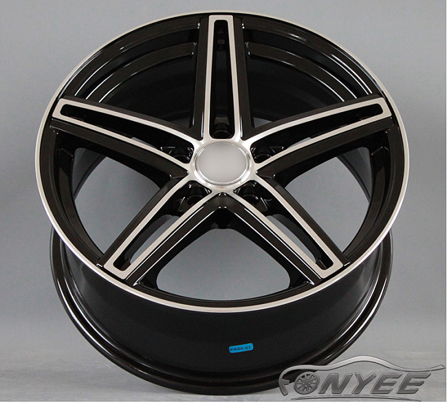 картинка Новые диски Vossen CV5 Replica R18 5X114,3 ET40 J8,5 черный глянец + серебро магазин  StreetTuning 