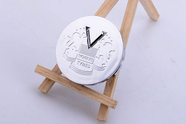 картинка Колпачок на литье хром универсальный VOGUE TYRES, С009901 (внешний 62mm, внутренний 57mm) магазин  StreetTuning 