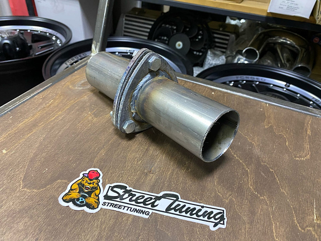 картинка Ремонтный комплект GTS с треугольными фланцами 51х51 мм, универсальный магазин  StreetTuning 