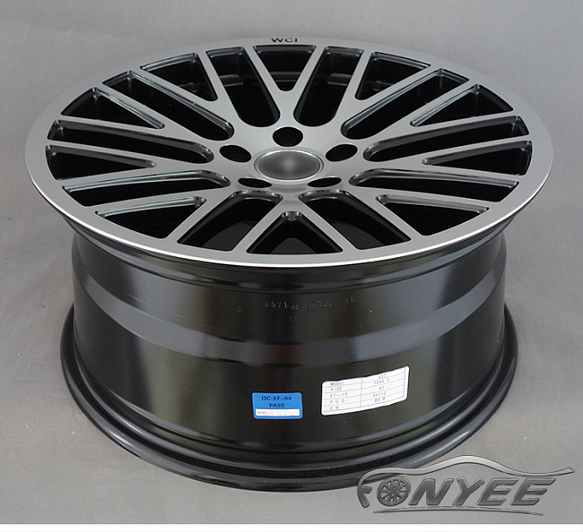 картинка Новые диски WCI SY10 R18 5X112 ET42 J8,5 серебро + черный глянец магазин  StreetTuning 