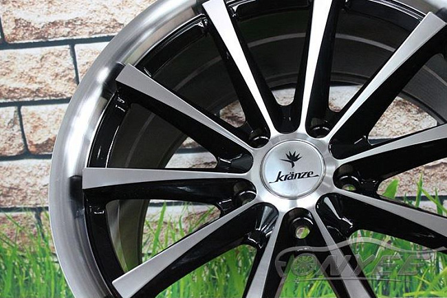 картинка Новые диски Vossen CV1 R18 5X114,3 ET30 J9 серебро + черный магазин  StreetTuning 