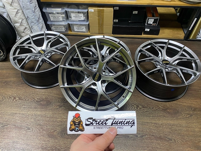 картинка Диски BBS FL-R Replika R18 J8 ET35 5X112 Hyper Black магазин  StreetTuning 
