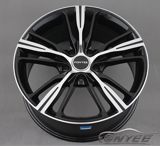 картинка Новые диски BMW Series 660 R18 5x120 ET30 J8 Черный глянец + серебро магазин  StreetTuning 