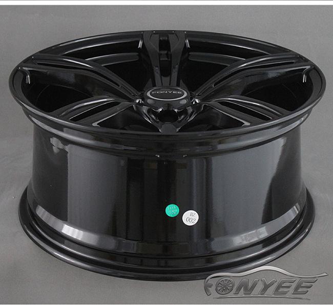 картинка Новые диски BMW F10 style R19 5x120 ET35 J9,5 черный глянец магазин  StreetTuning 