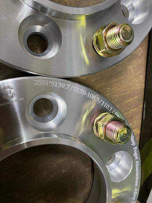 картинка Проставка переходная 25 мм с 5x139.7 на 5x150, цо 108.5-110.1 мм магазин  StreetTuning 