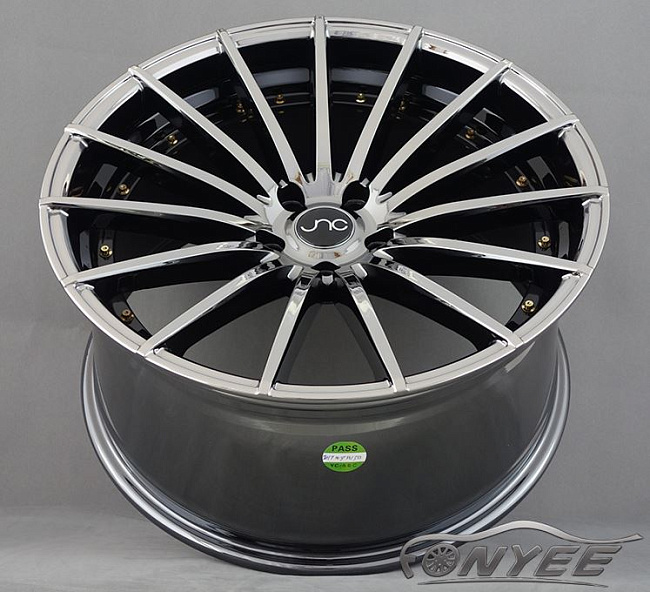 картинка Новые диски JNC 042 R20 5X114,3 ET35 J8,5 хром и черные глянцевые + золотистые болтики магазин  StreetTuning 