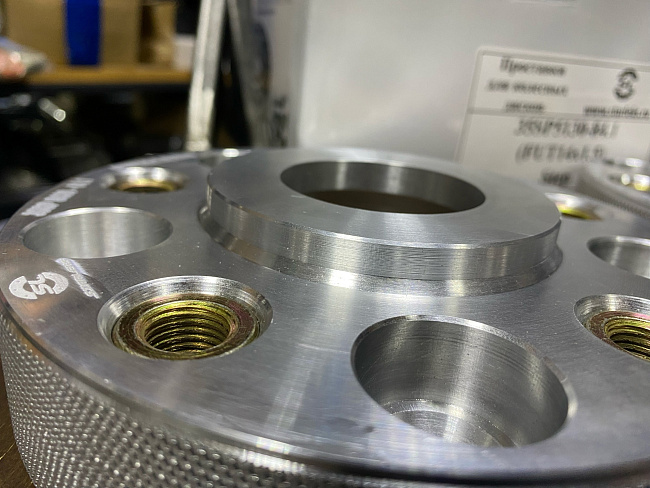 картинка Проставка Starleks 35 мм 5x130 футорочная 14x1.5 цо 84,1 - рф магазин  StreetTuning 