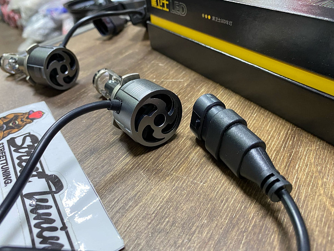 картинка Мини Bi-Led лампы Sanvi - HB4 5500к, комплект 2 шт магазин  StreetTuning 
