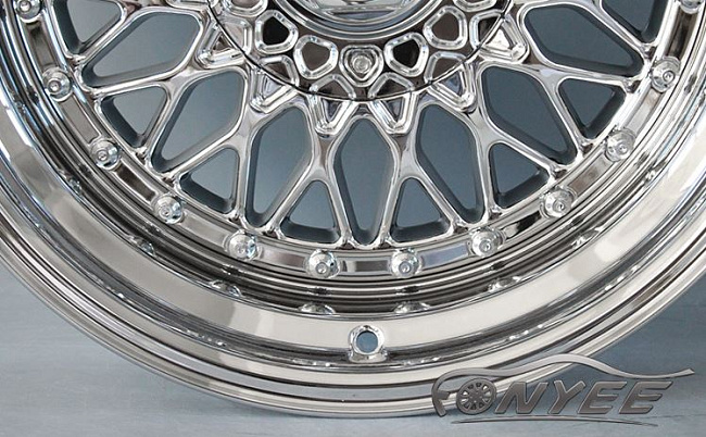картинка Новые диски BBS RS R17 5X108/5X114,3 ET25 J8,5 хром серебро + серебристые болтики магазин  StreetTuning 