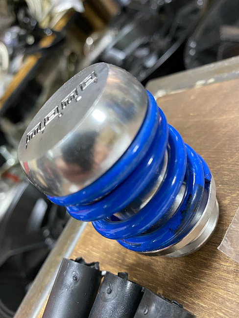 картинка Ручка КПП MOMO Springs синяя в стиле койловера магазин  StreetTuning 