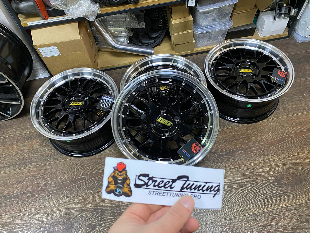картинка Новые диски BBS LM R15 J6.5 ET38 4x100 черные с полировкой от магазина  StreetTuning