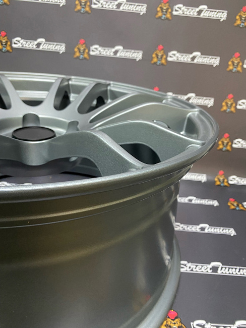 картинка Новые диски RAYS Gram Lights 57 Xtreme R18 J8.5 ET33 5x114.3 Gunmetal магазин  StreetTuning 