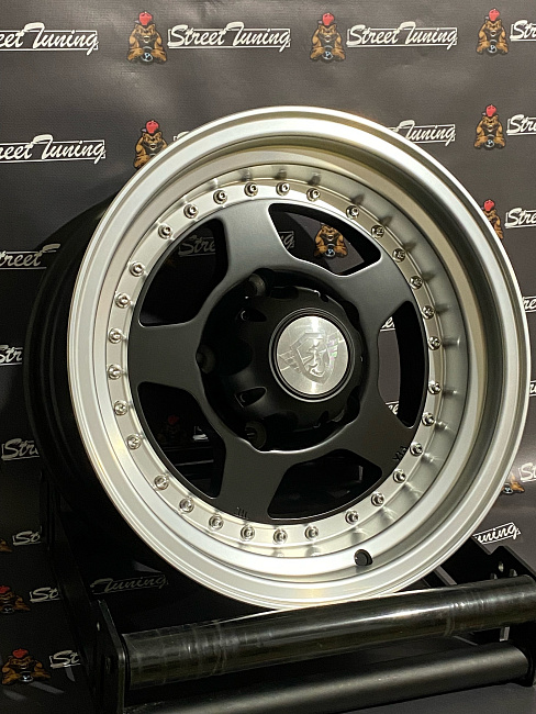 картинка Новые диски Off Road с полкой R15 J7 ET (-10) 5x139,7 магазин  StreetTuning 