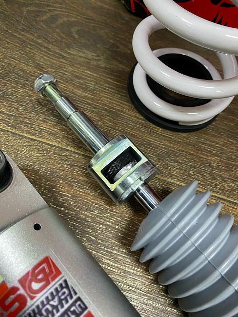 картинка Винтовая подвеска койловеры DWD Street series для Toyota Camry 70 магазин  StreetTuning 