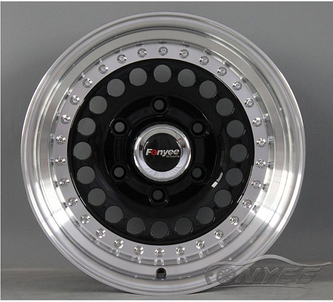 картинка Новые диски Raguna D-Force AKRO R15 6X139,7 ET-44 J10 серебро + черный глянец магазин  StreetTuning 