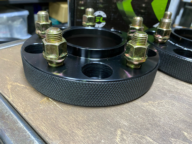 картинка Проставка Starleks 30 мм 5x130 цо 84.1 шпилечная M14x1,5 магазин  StreetTuning 