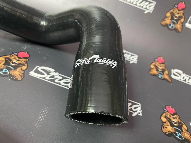 картинка Патрубки радиатора StreetTuning для  BMW E36 325i, 328i, 330i M3 1992 -1999, черные 2 шт магазин  StreetTuning 