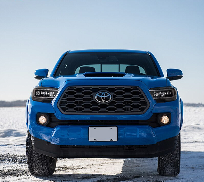 картинка Передние фары для Toyota Tacoma с 2015 по 2019 г магазин  StreetTuning 