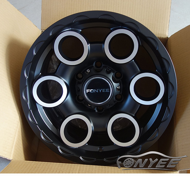 картинка Новые диски Black Rhino Magnus R17 6X139,7 ET-25 J8 черный мат + серебро магазин  StreetTuning 