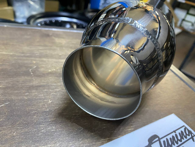 картинка Насадка на глушитель универсальная 60x102 мм, хром, 180 мм магазин  StreetTuning 