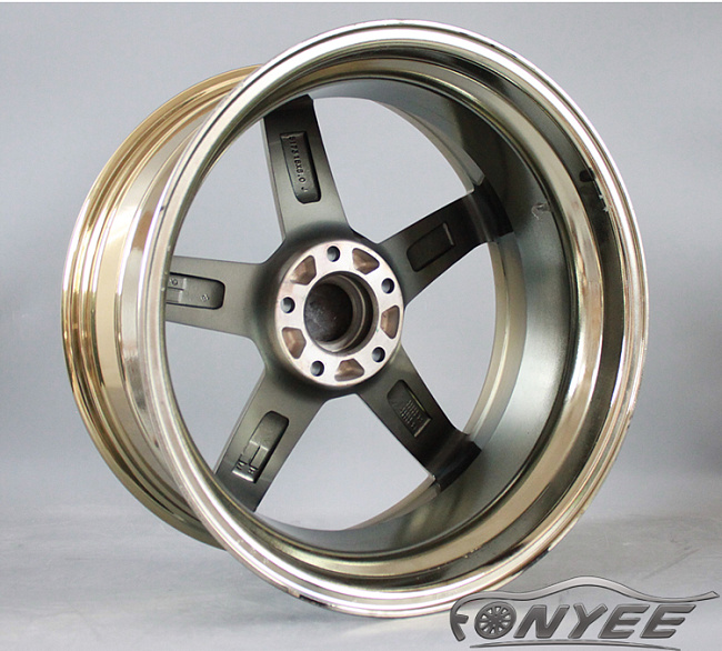 картинка Новые диски Vossen CV3 Replica R18 5X114,3 ET40 J8 золото хром магазин  StreetTuning 