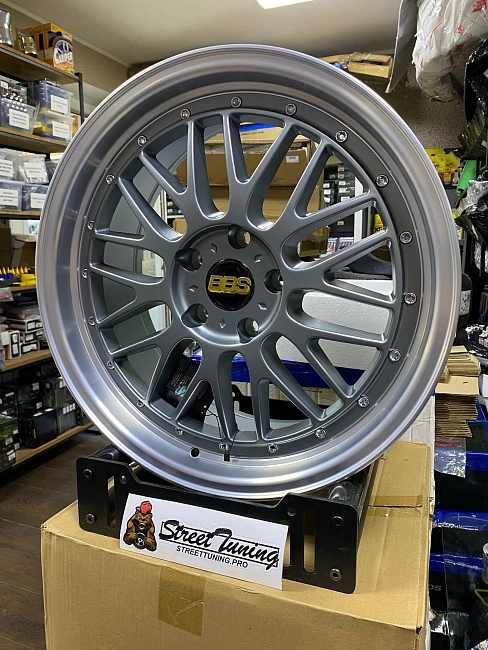картинка Новые диски BBS LM R19 J8.5 ET35 5x120 Gunmetal магазин  StreetTuning 