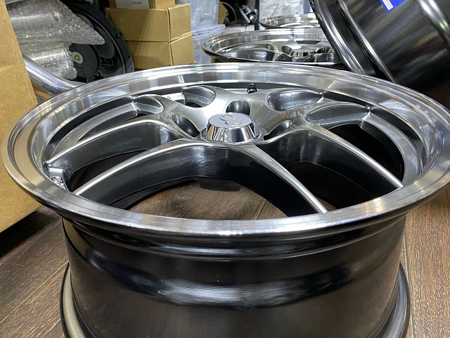 картинка Новые диски ENKEI R15 J7 ET36 4x100 Hyper Black магазин  StreetTuning 