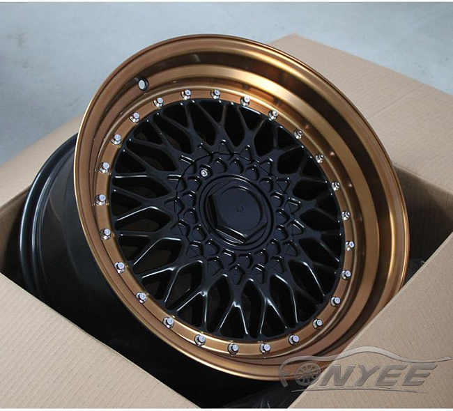 картинка Новые диски BBS RS R17 4X100/4X114,3 ET20 J8,5 черный мат + серебристые болтики магазин  StreetTuning 