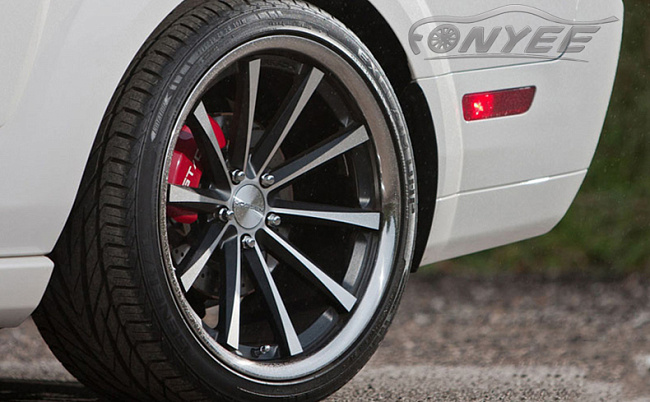 картинка Новые диски Vossen CV1 R18 5X114,3 ET30 J10 серебро + черный магазин  StreetTuning 