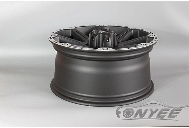 картинка Новые диски IWheel design R18 5X139,7 ET20 J8,5 черный мат + серебро магазин  StreetTuning 