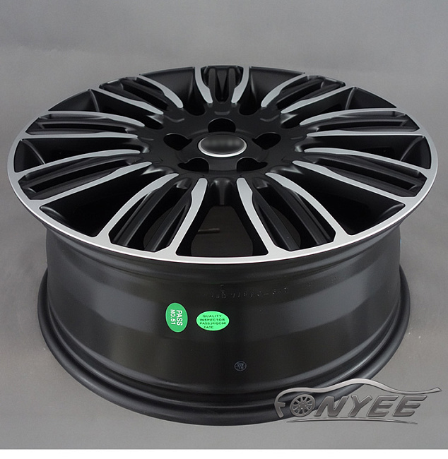 картинка Новые диски RANGE ROVER VELAR R19 5x120 ET45 J8 черный мат + серебро магазин  StreetTuning 