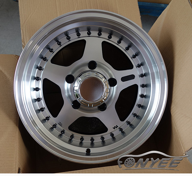 картинка Новые диски MVF-955 R16 5X139,7 ET0 J8 серебро + полированная полка магазин  StreetTuning 