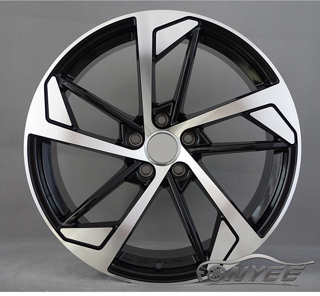 картинка Новые диски Audi style 139 R19 5x112 ET25 J8,5 черный + серебро магазин  StreetTuning 