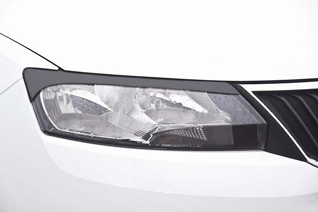 картинка Skoda Rapid 2012-2016 Накладки на передние фары (реснички) компл.-2 шт. магазин  StreetTuning 