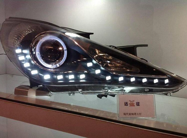 картинка Передние фары для Hyundai Sonata 2009-2014 магазин  StreetTuning 