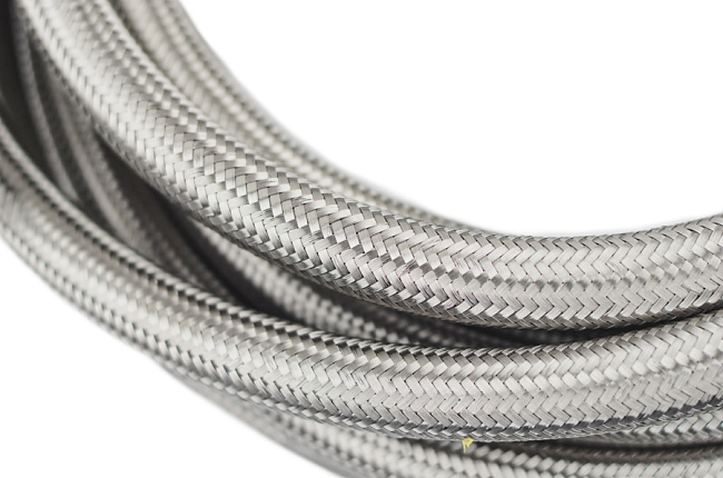 картинка Маслобензостойкий армированный шланг в металлической оплетке AN10 магазин  StreetTuning 