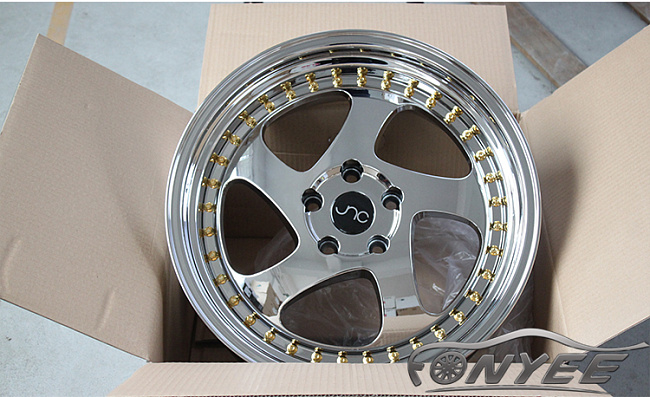 картинка Новые диски Rotiform TMB Flat R18 5х114,3 ET30 J8,5 хром + золотистые болтики магазин  StreetTuning 