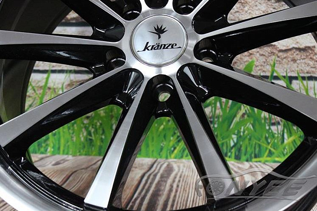 картинка Новые диски Vossen CV1 R18 5X114,3 ET30 J9 серебро + черный магазин  StreetTuning 