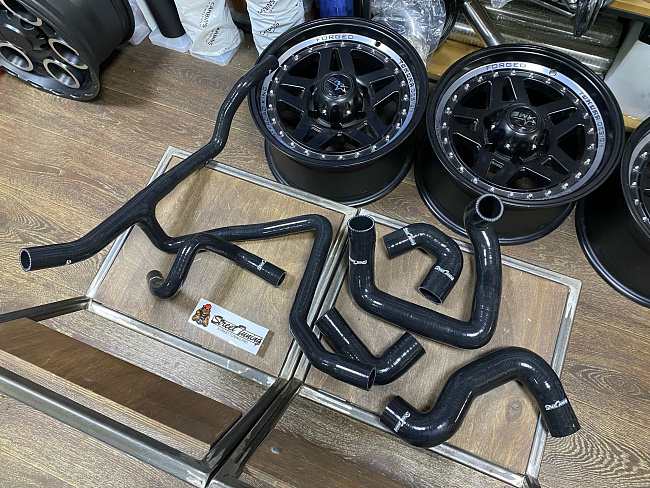 картинка Патрубки системы охлаждения StreetTuning BMW E30 88-93 M20 325 325i магазин  StreetTuning 