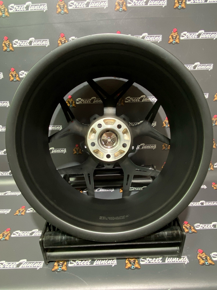 картинка Новые диски VAGE VF-X01 R18 J8 ET35 5X108 Black от магазина  StreetTuning